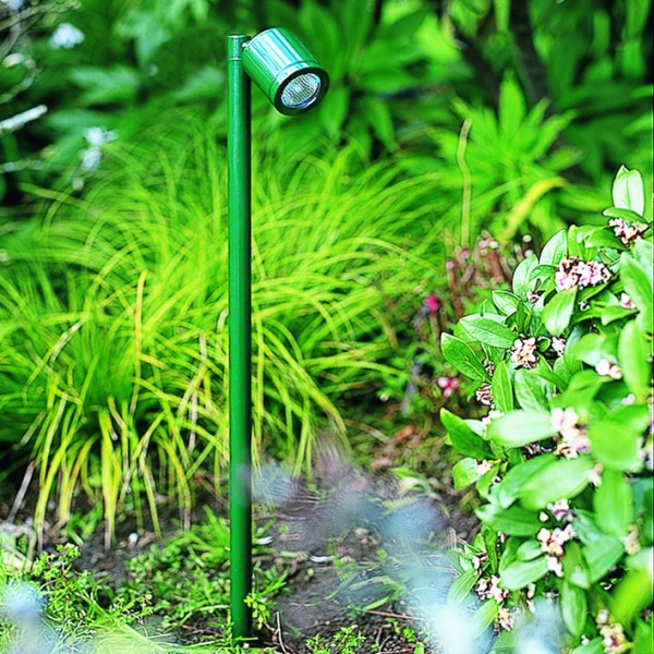 The versatile Single Pole Lite for down lighting of pathways and low level foliage - also for uplighting bushes and small trees